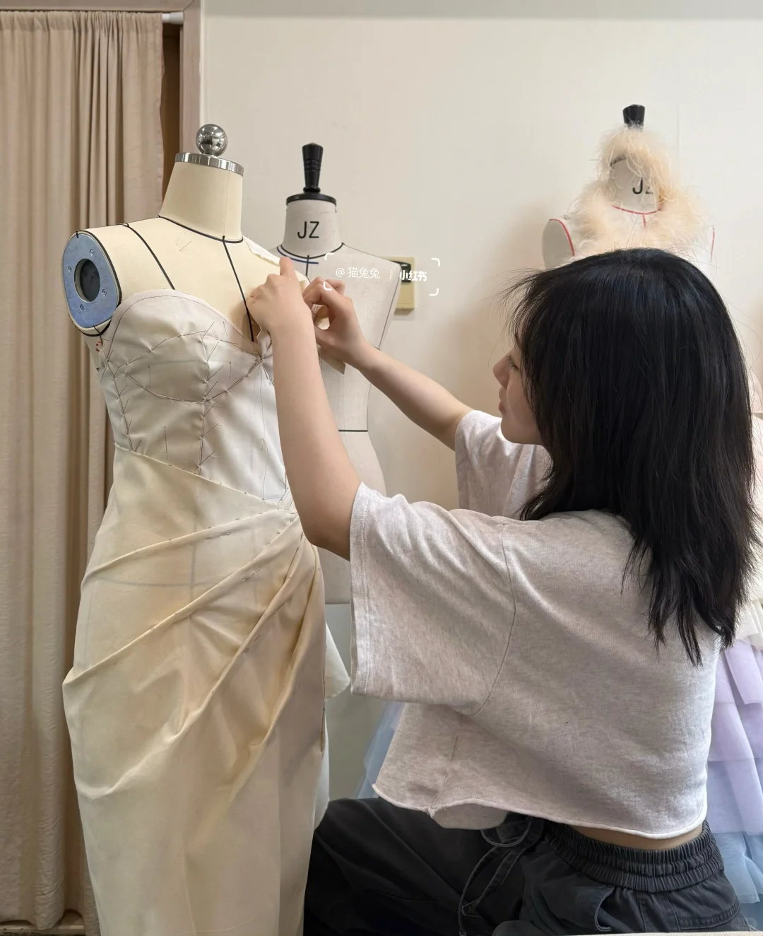 礼服裙Evening grown draping