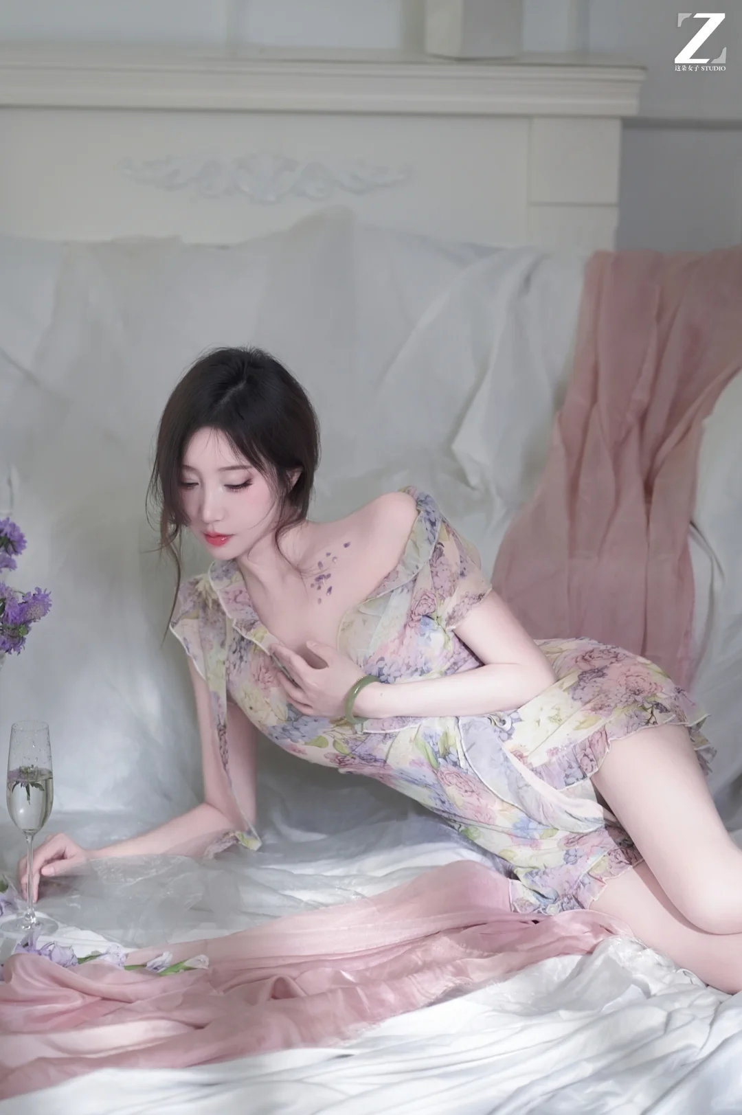 梦幻紫色轻欲私房写真