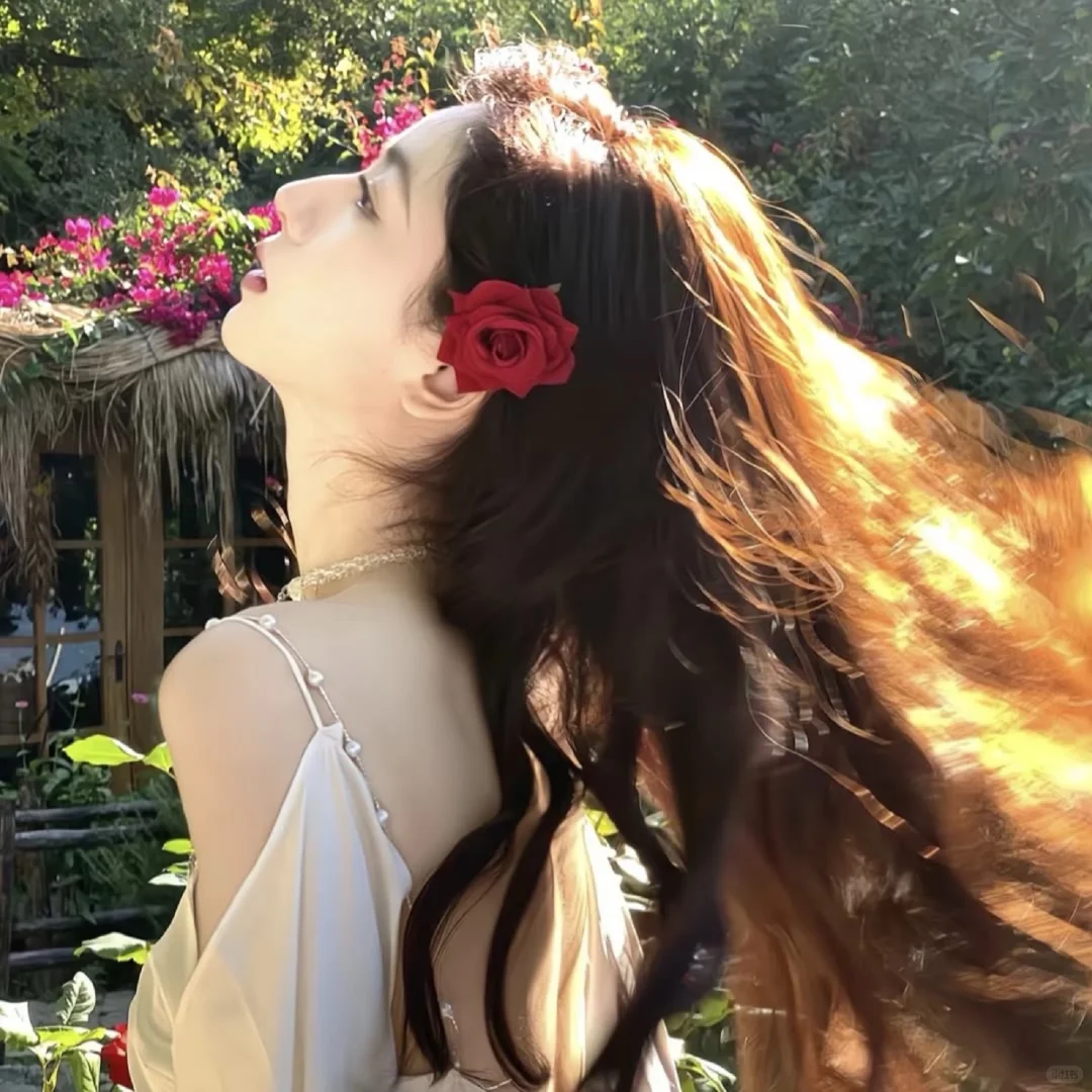 WeChat女头 | 丁达尔效应出现光就有了形状