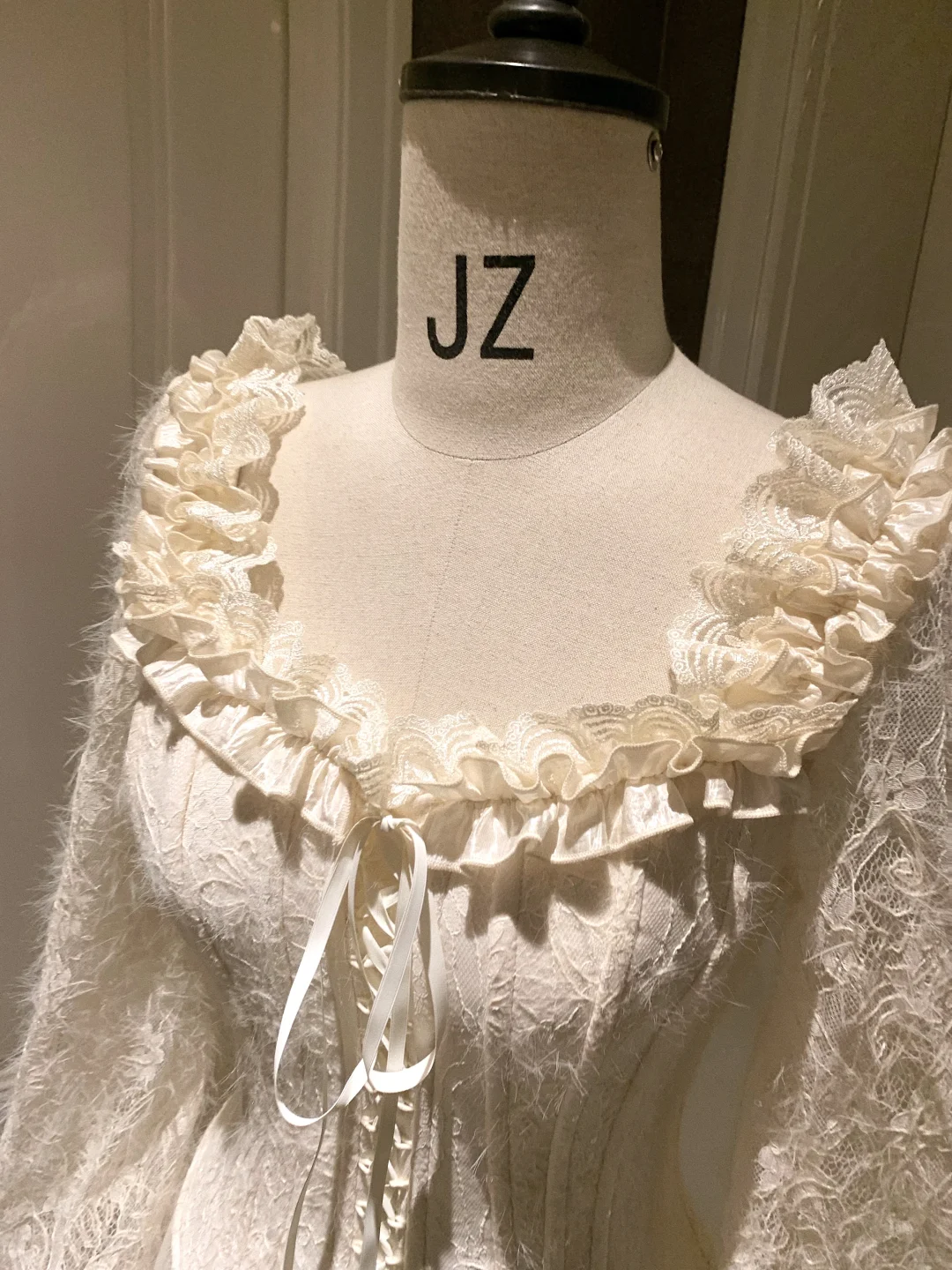 美的如此权威！！谁懂加绒鱼骨胸衣的含金量