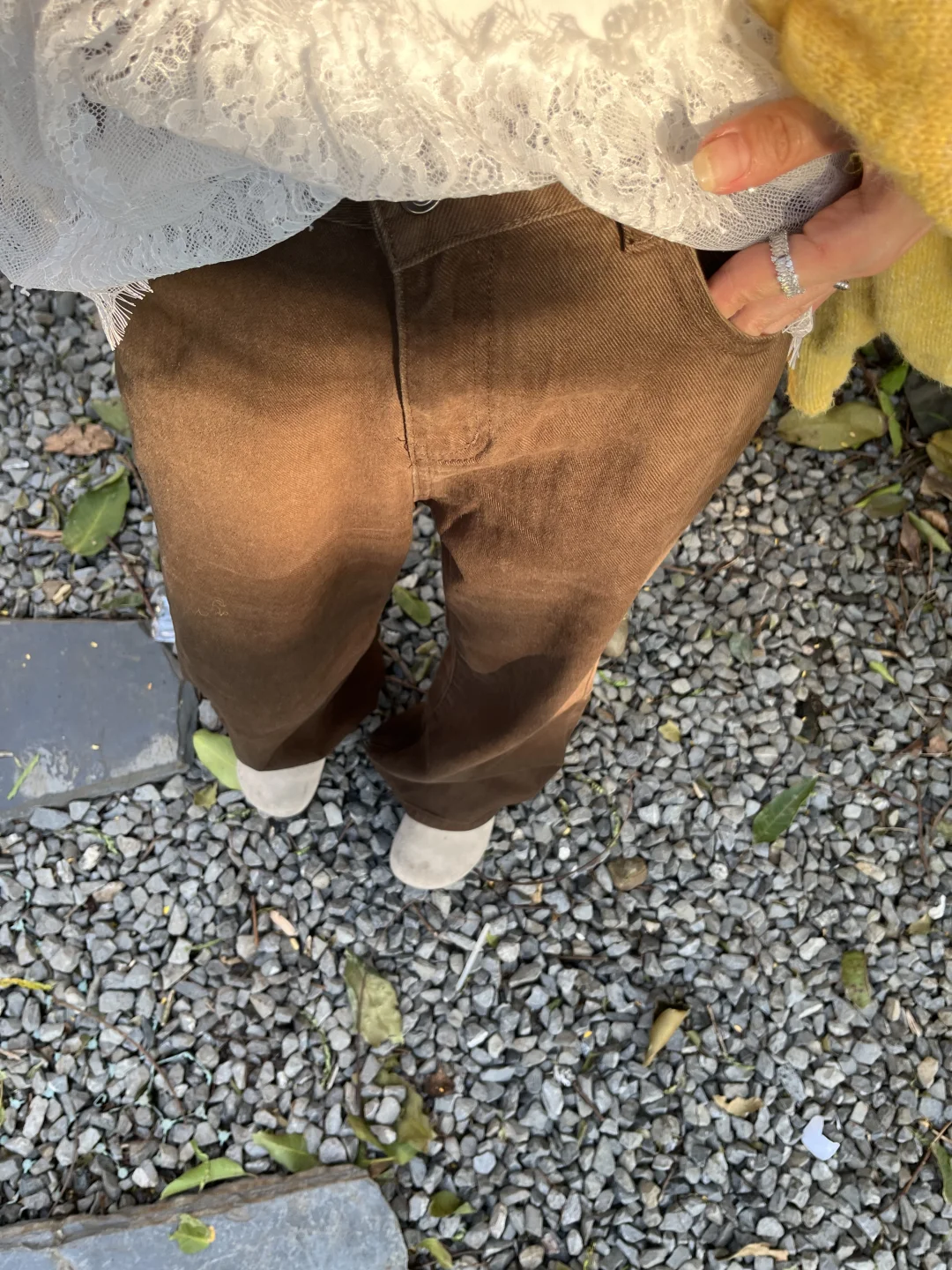 好喜欢这个蕾丝内搭啊！一秒拿捏韩女叠穿感✨