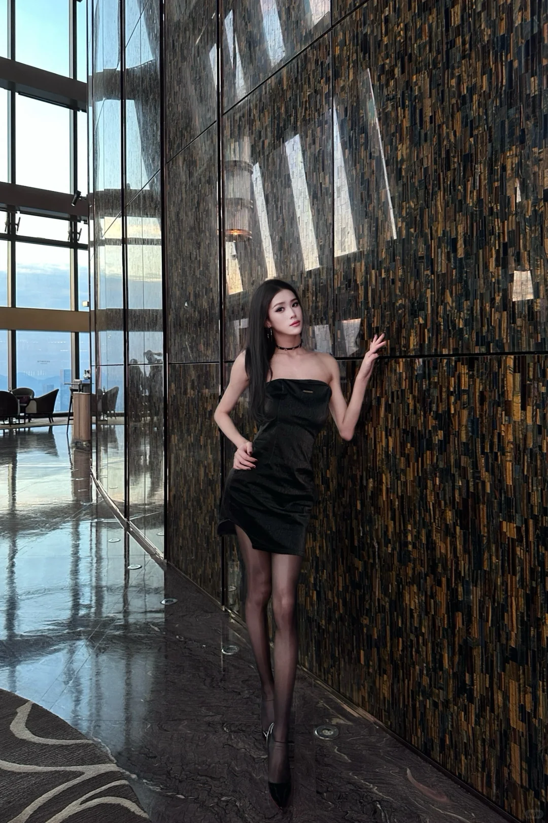 放轻松 你不是第一个拜倒在我高跟鞋下的人