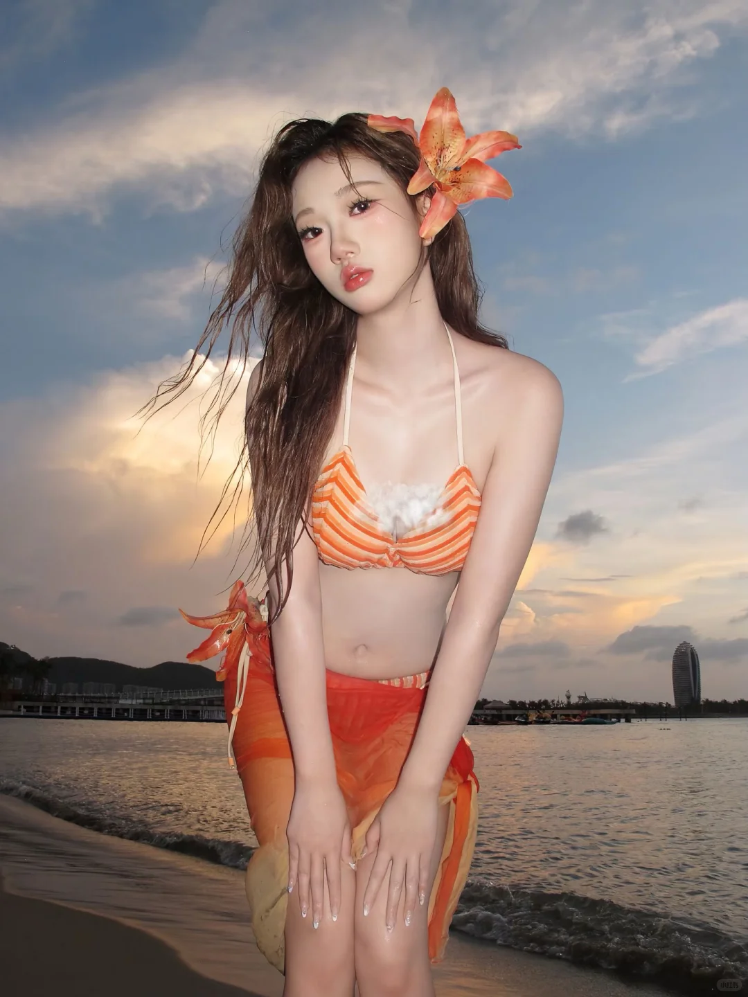海边的浪漫，是橘子泳衣和日落🌅
