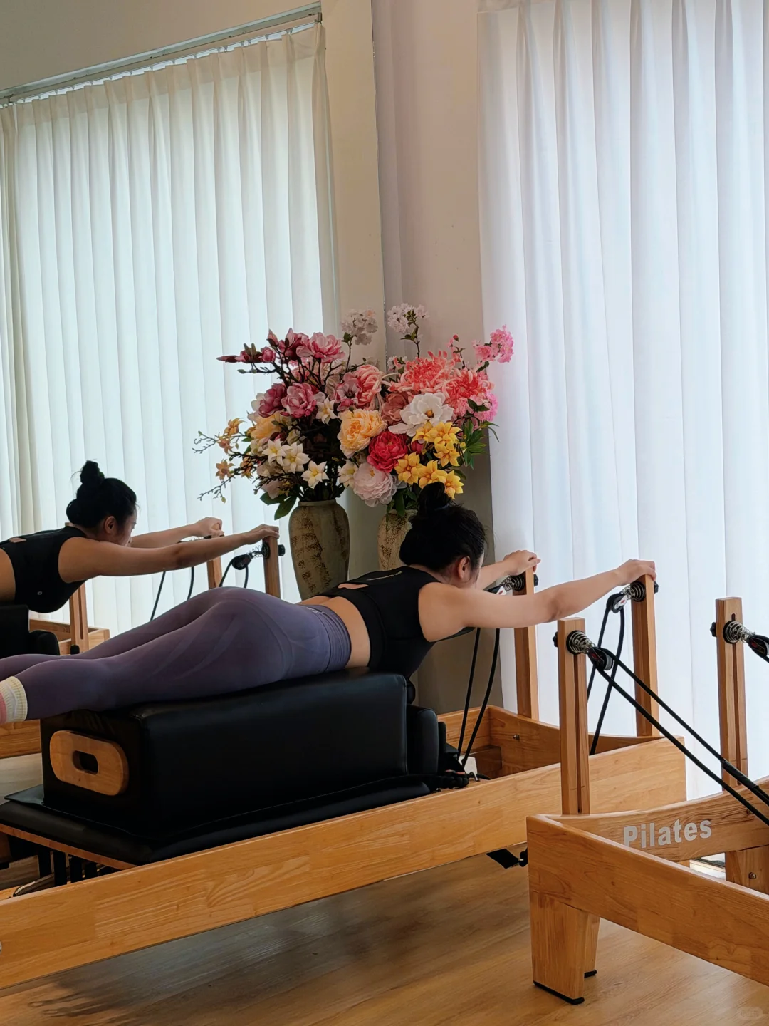 备孕也要练起来 柔韧有力量的瑜伽女孩