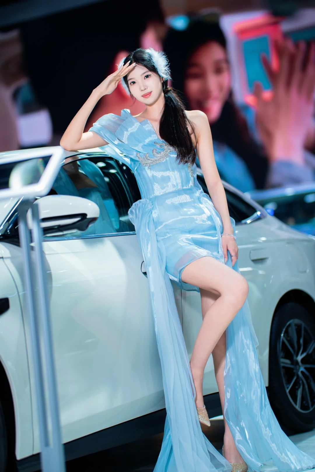 仙女高妹登场，大长腿小蛮腰车模小姐姐