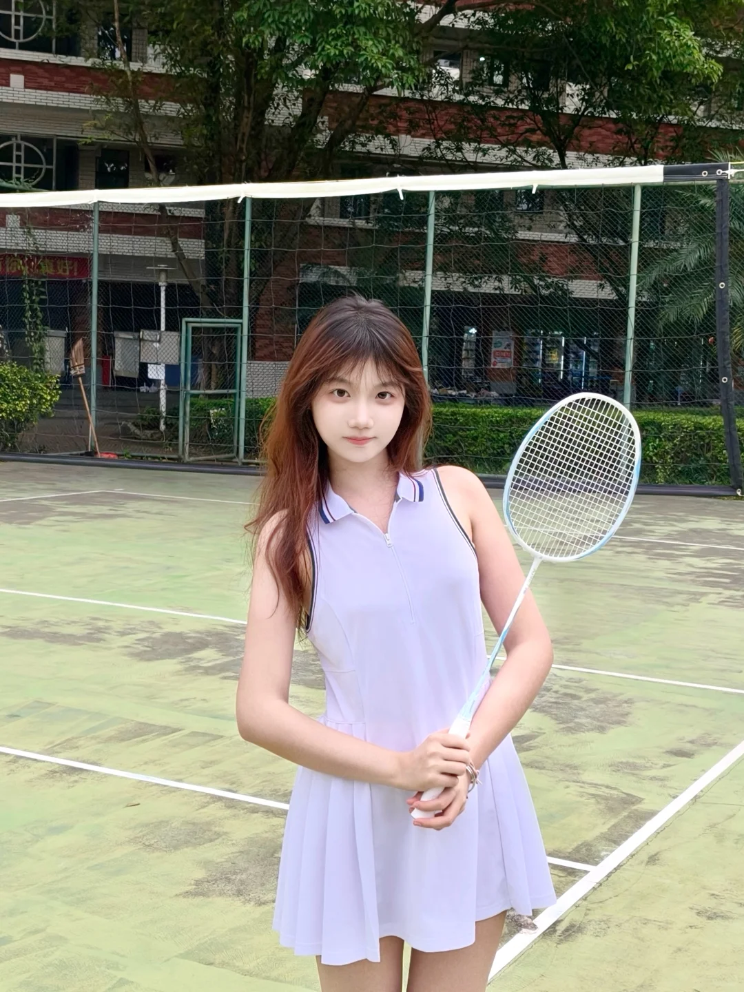 04 女大|正是打羽毛球的好天气！