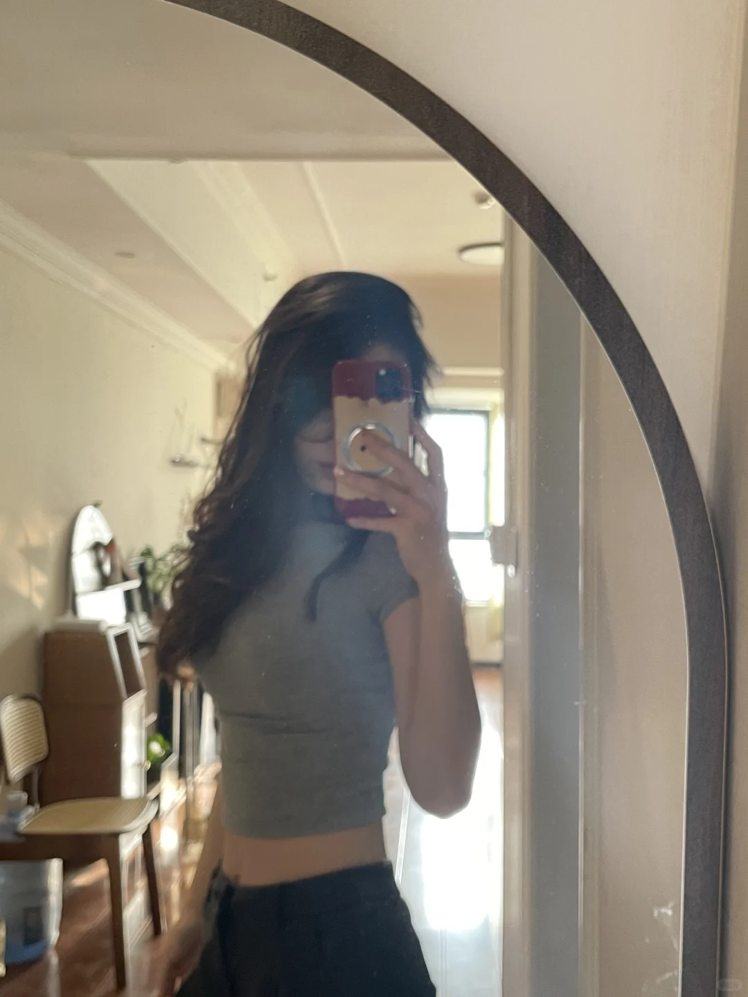 谁说薄肌女穿上衣服就看不出训练痕迹