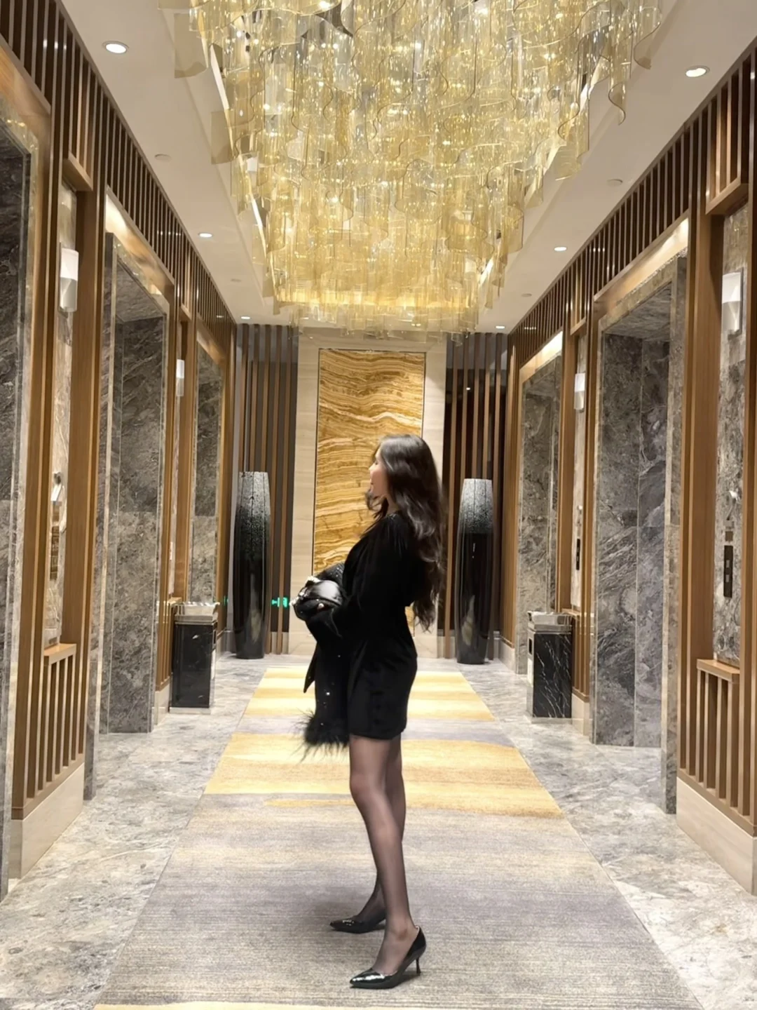 黑丝➕高跟鞋、优雅永不过时