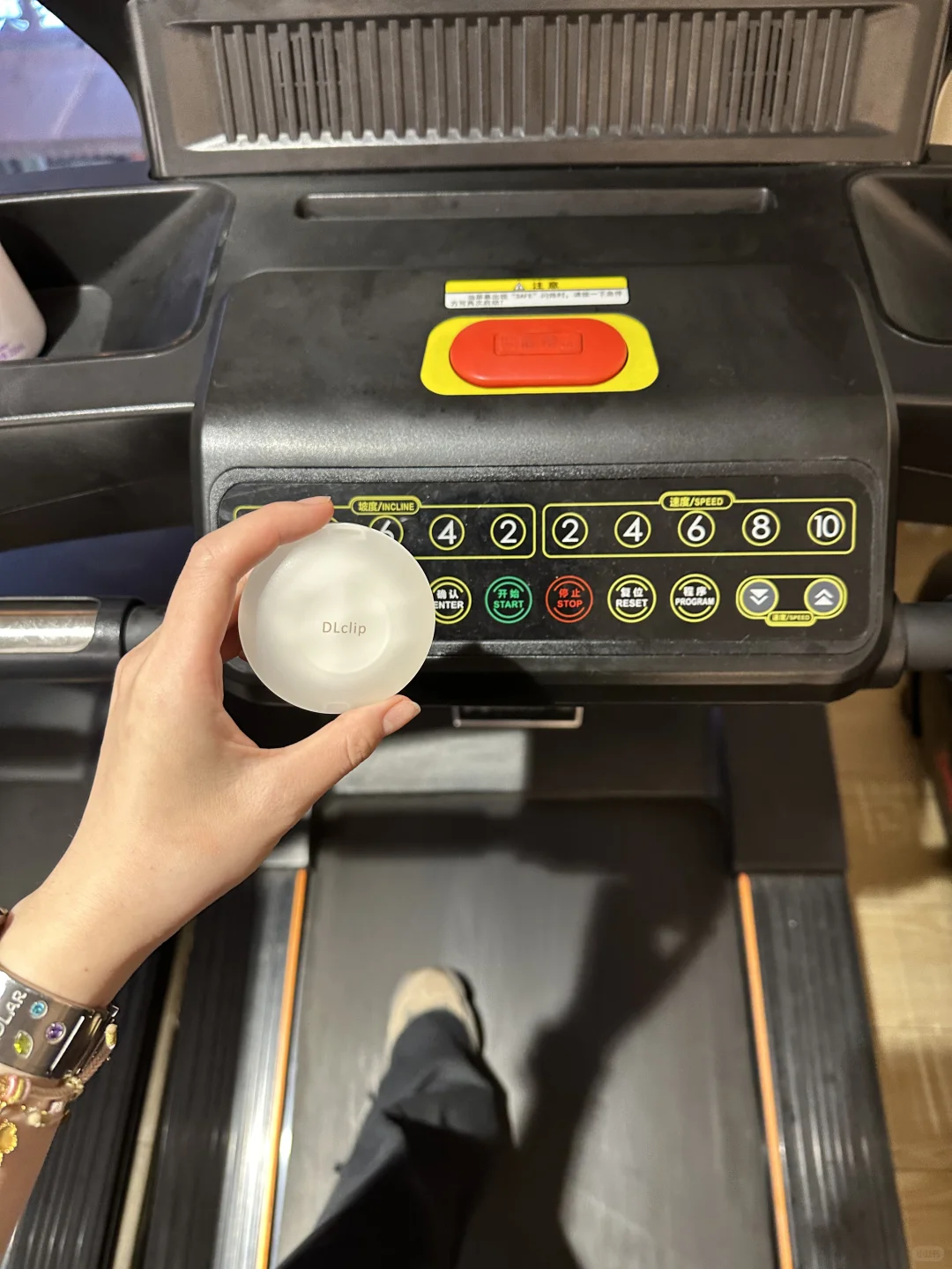 进健身房第一次戴耳夹式耳机