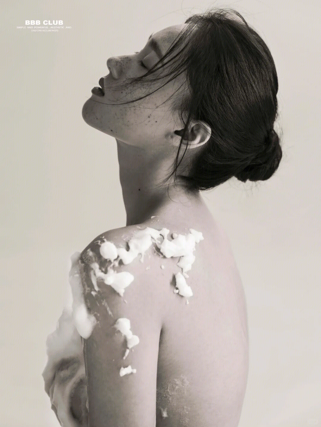 纯欲系天花板，一眼沦陷的少女轻私房写真❤️