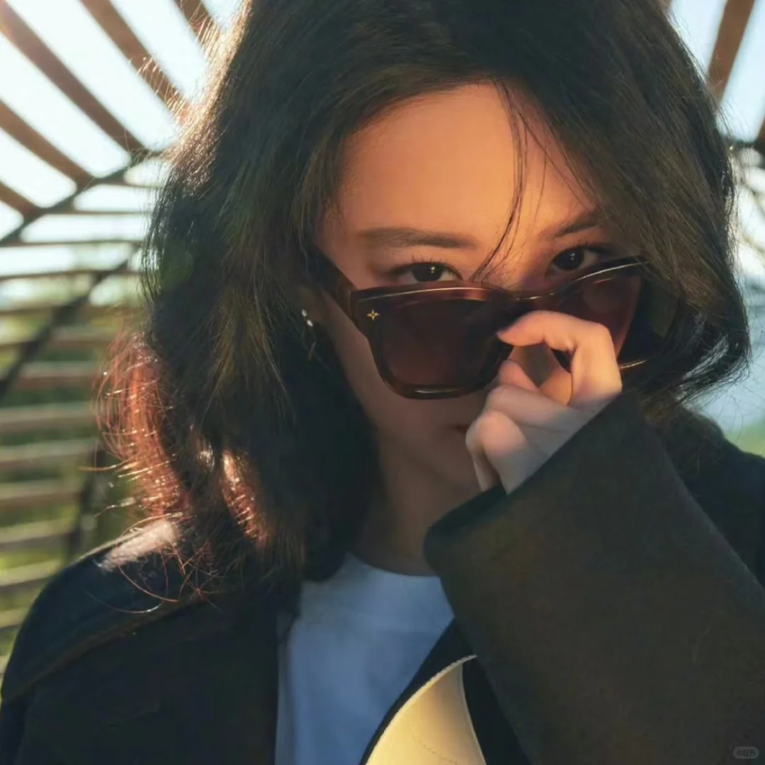 用女神照片当头像被领导批评了！