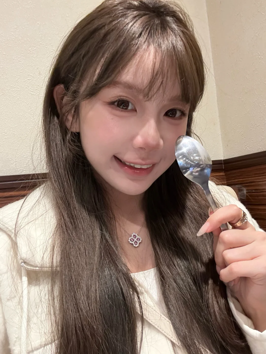 存一些吃饭的拍照姿势📸