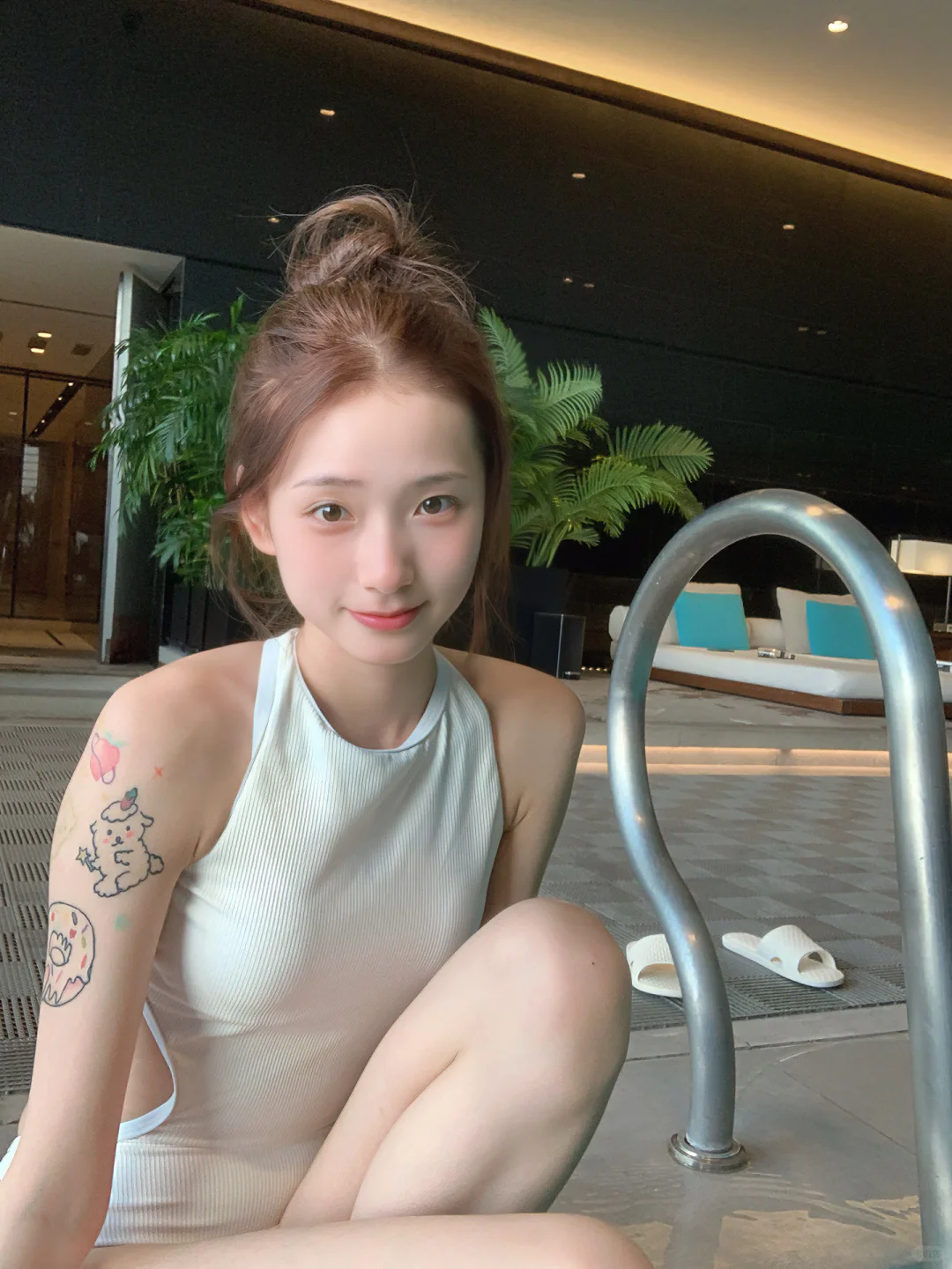 素颜游泳好舒服