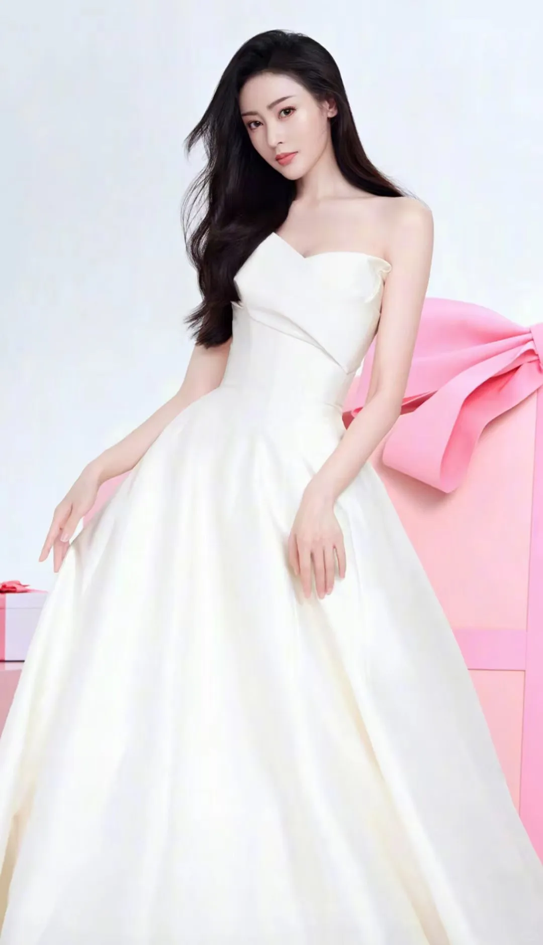 她的每一帧都美到骨子里了～