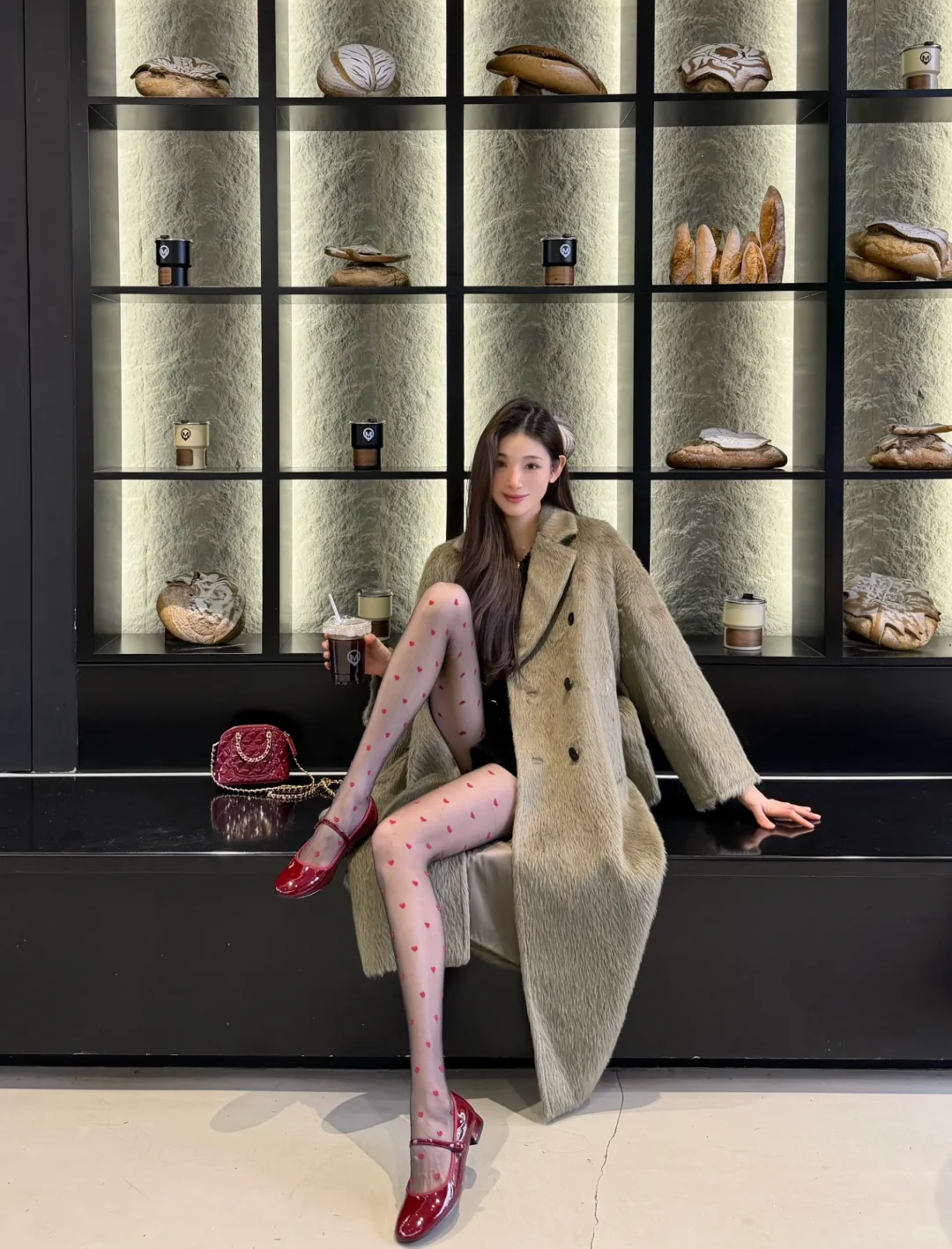 绿大衣➕红丝袜 绝美！