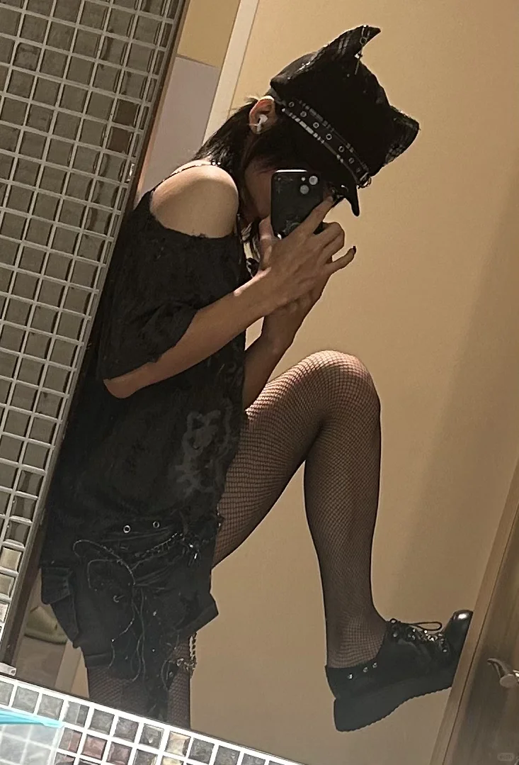 可恶的小红书不发腿就不给流量是吧！那我发！