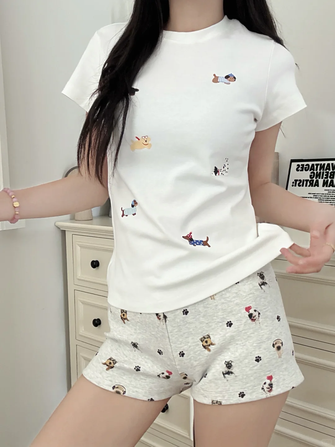 俏皮可爱的一套睡衣呀～