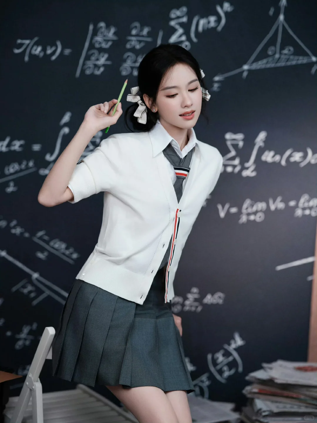 陈都灵 高冷学霸 纤腰细腿