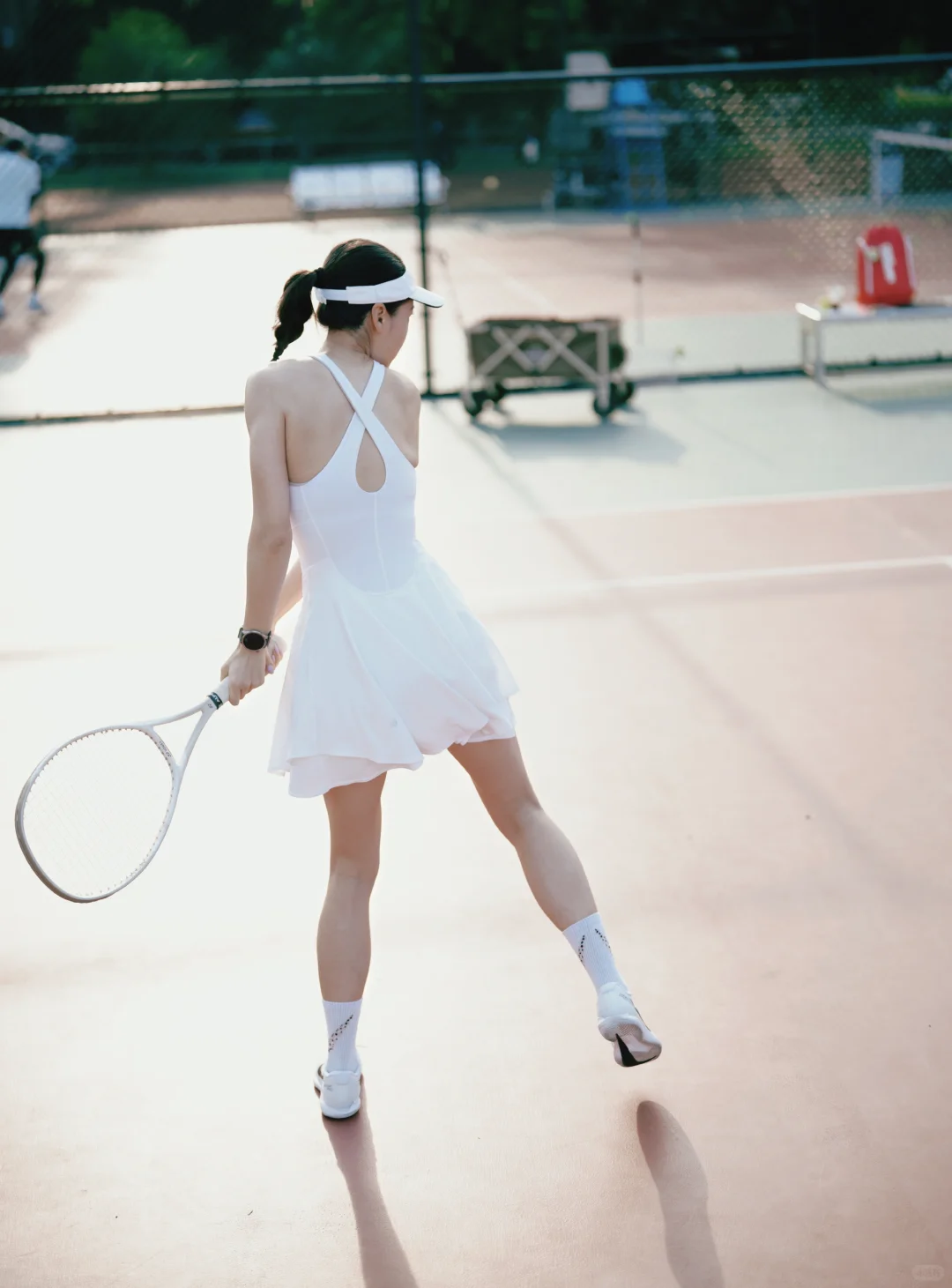 女人年轻的秘诀就是少拧巴多运动