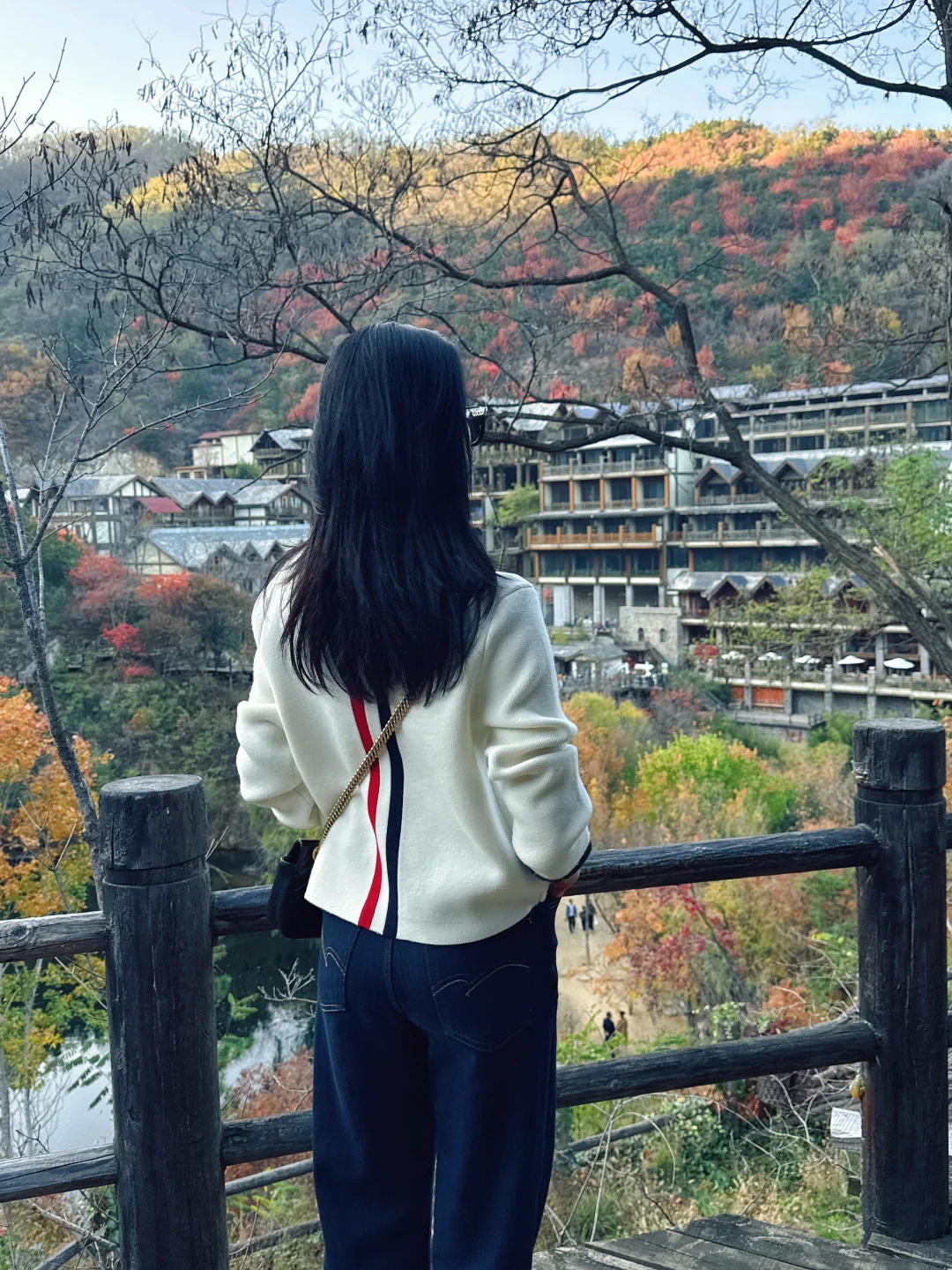 周末爬山感受大自然