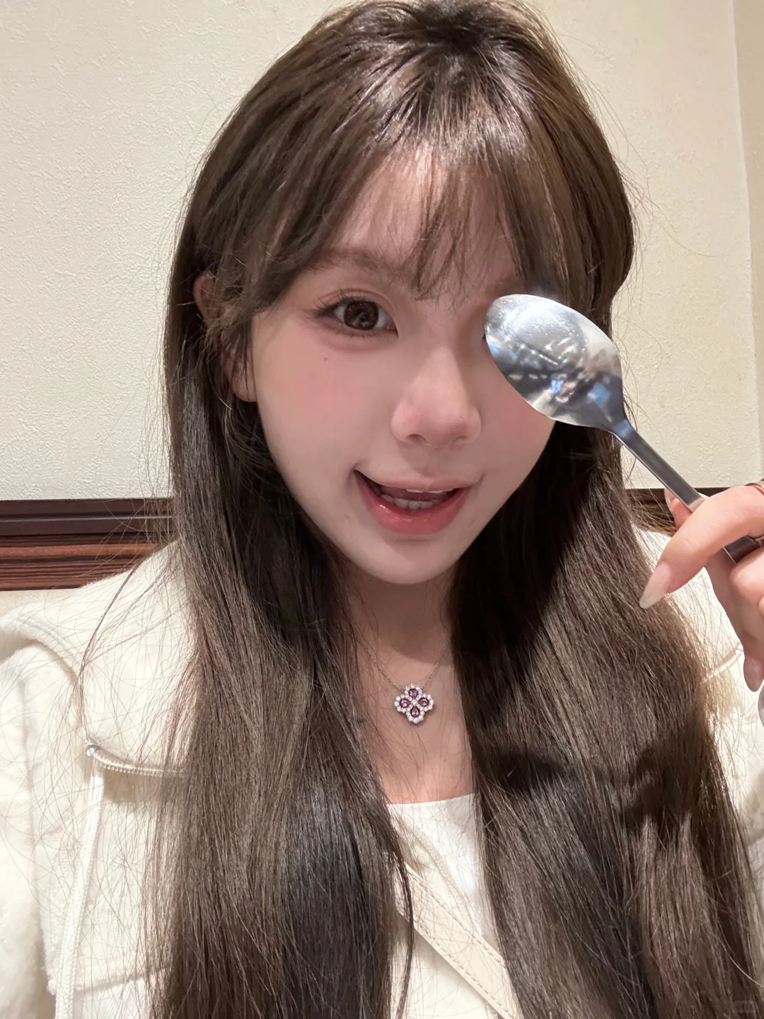 存一些吃饭的拍照姿势📸