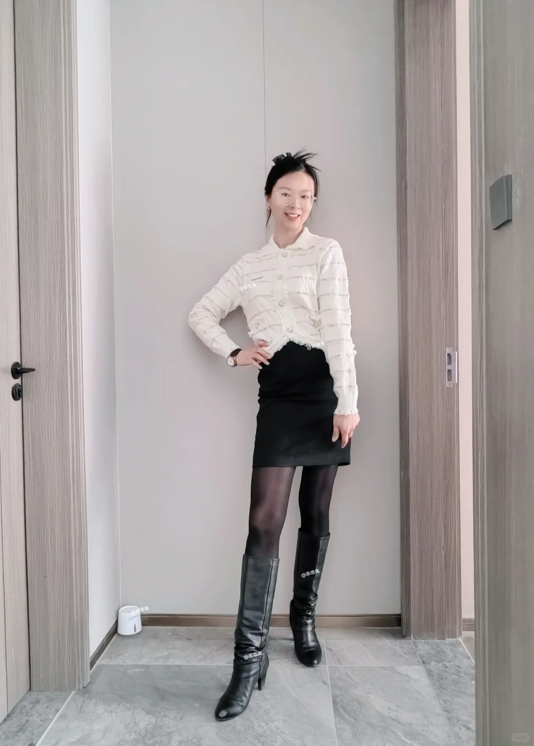 奶白毛衣➕包臀裙+长靴｜秋冬氛围感拿捏