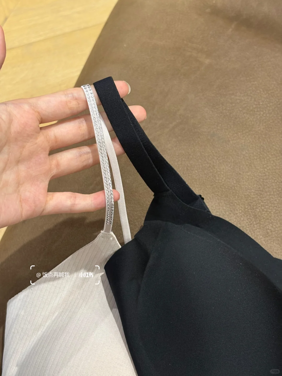 别看它粉里粉气！穿上包显圆圆胸