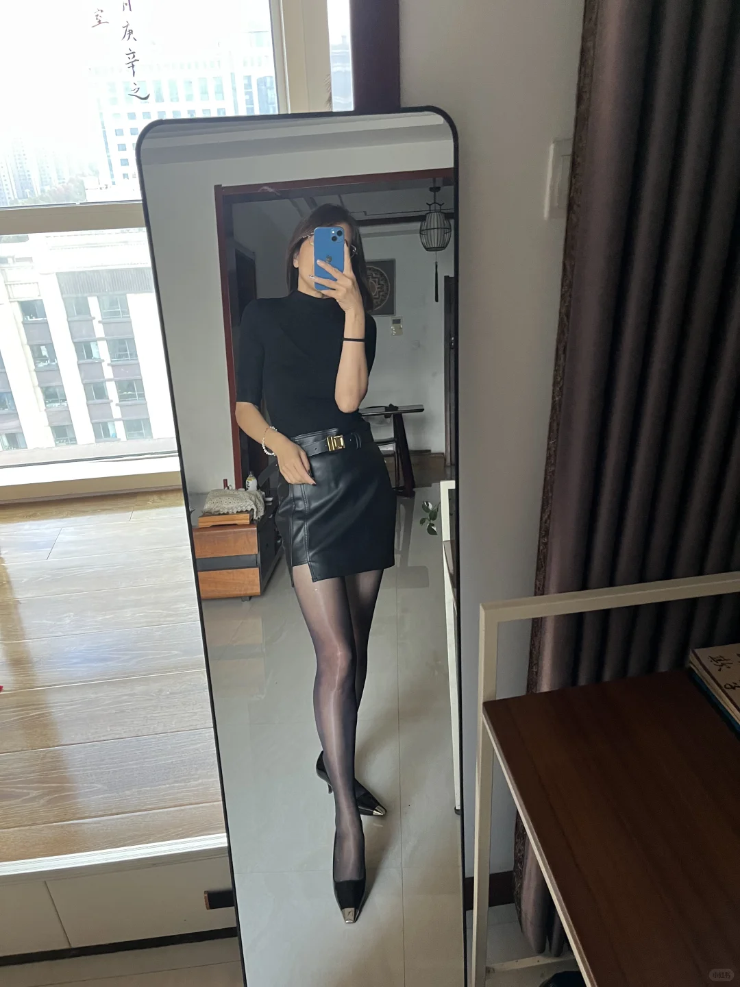 黑色的丝袜、真的太显腿细了🫣