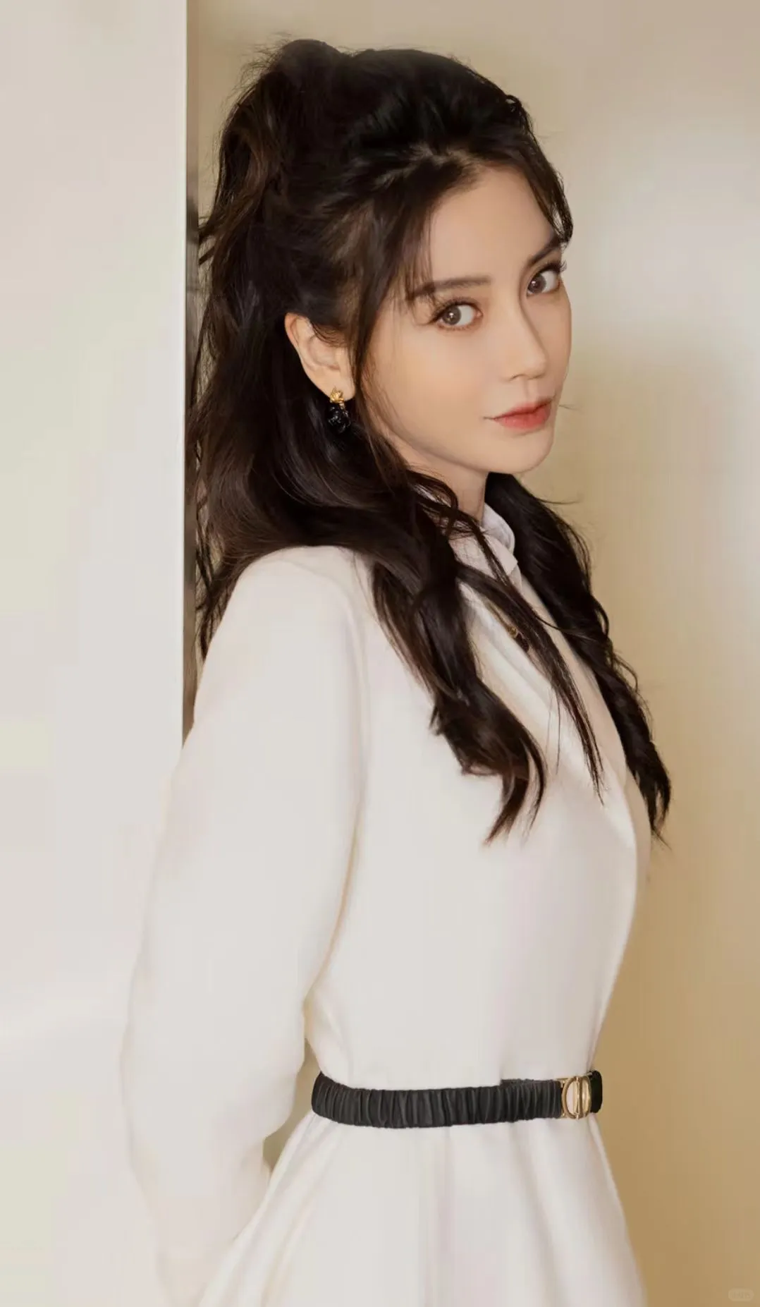 她的每一帧都美到骨子里了～