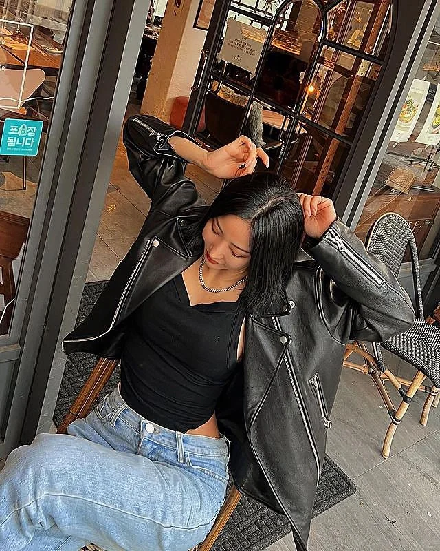 [ins美女]五官精致的大长腿女神模特写真