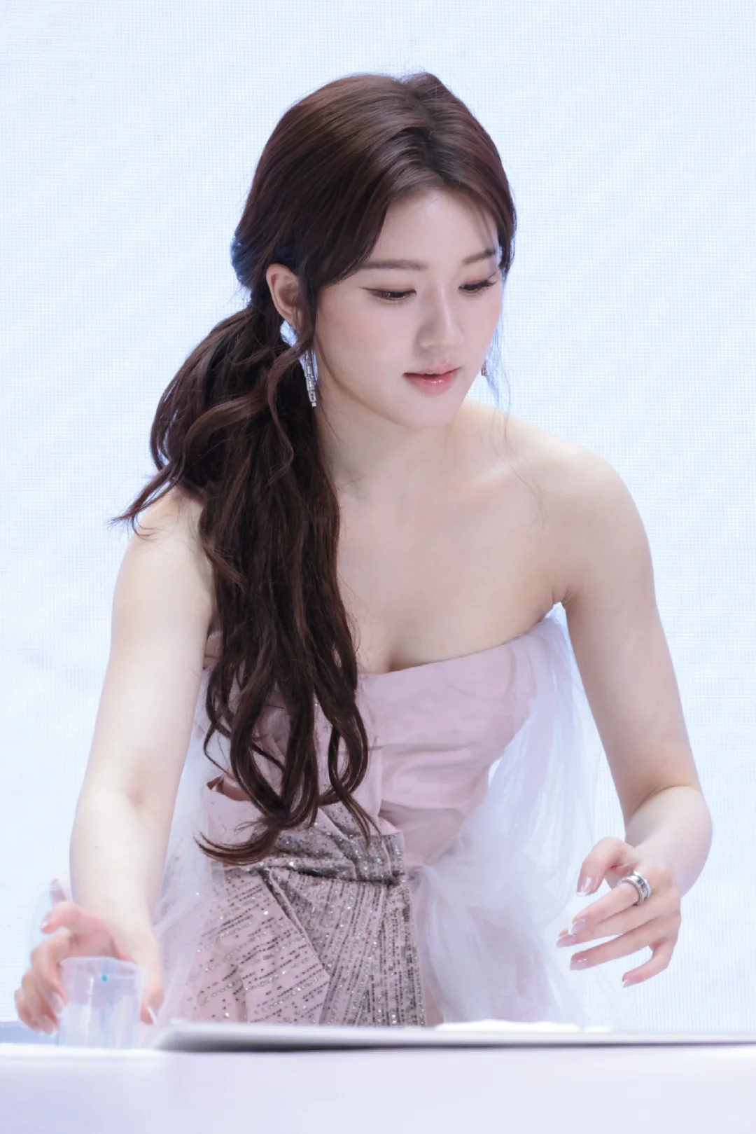 赵露思｜从头美到脚，不愧是纯欲之躯💃