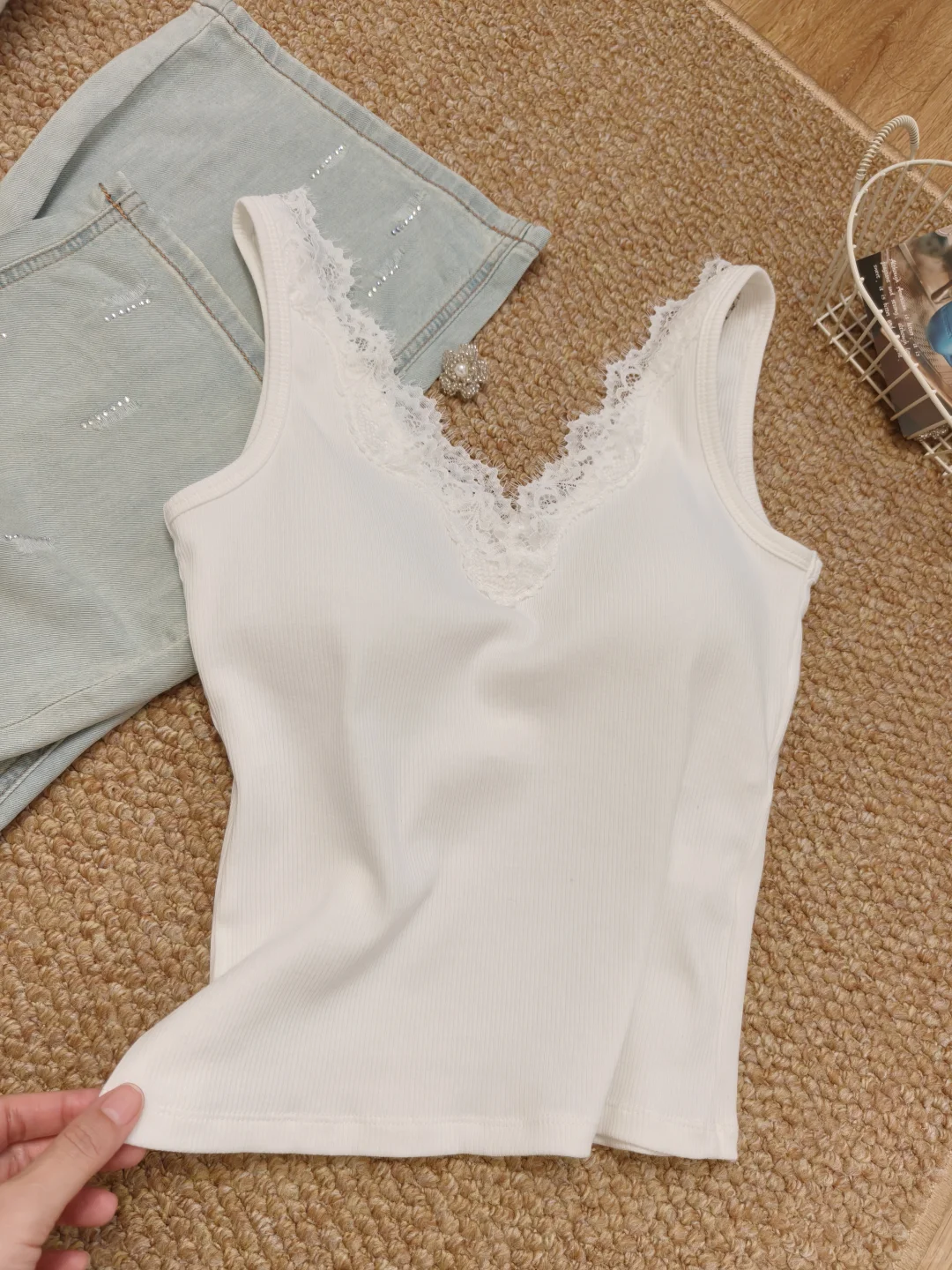 请大数据把这件蕾丝吊带推给会叠穿的女生！