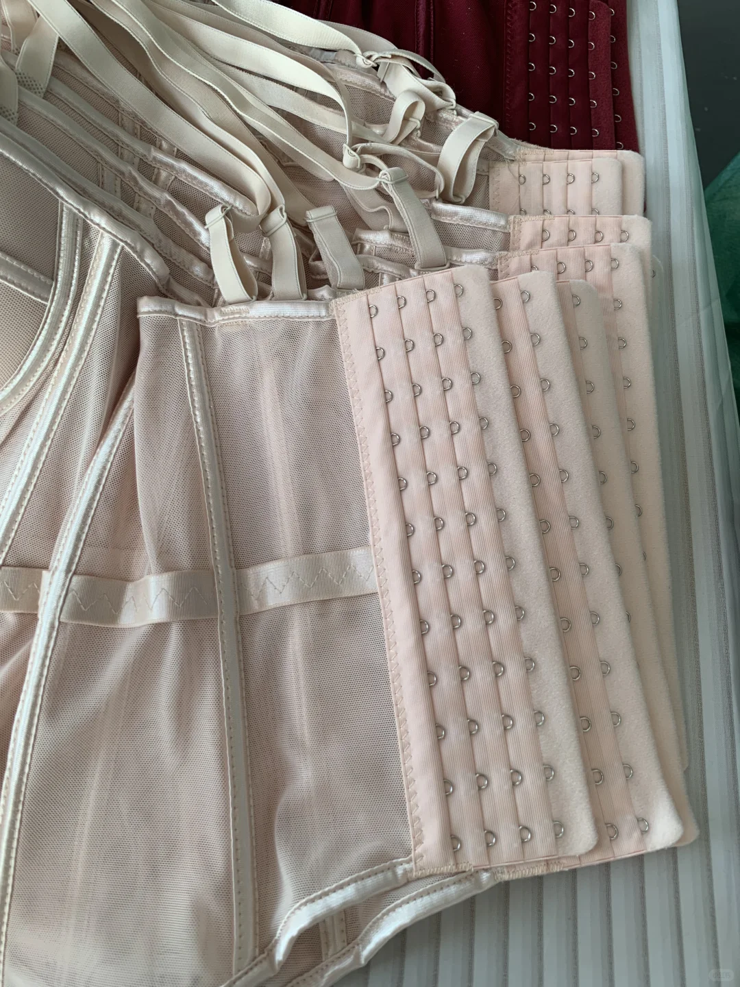 源头工厂｜最近跨境卖爆的鱼骨胸衣～颜色超多