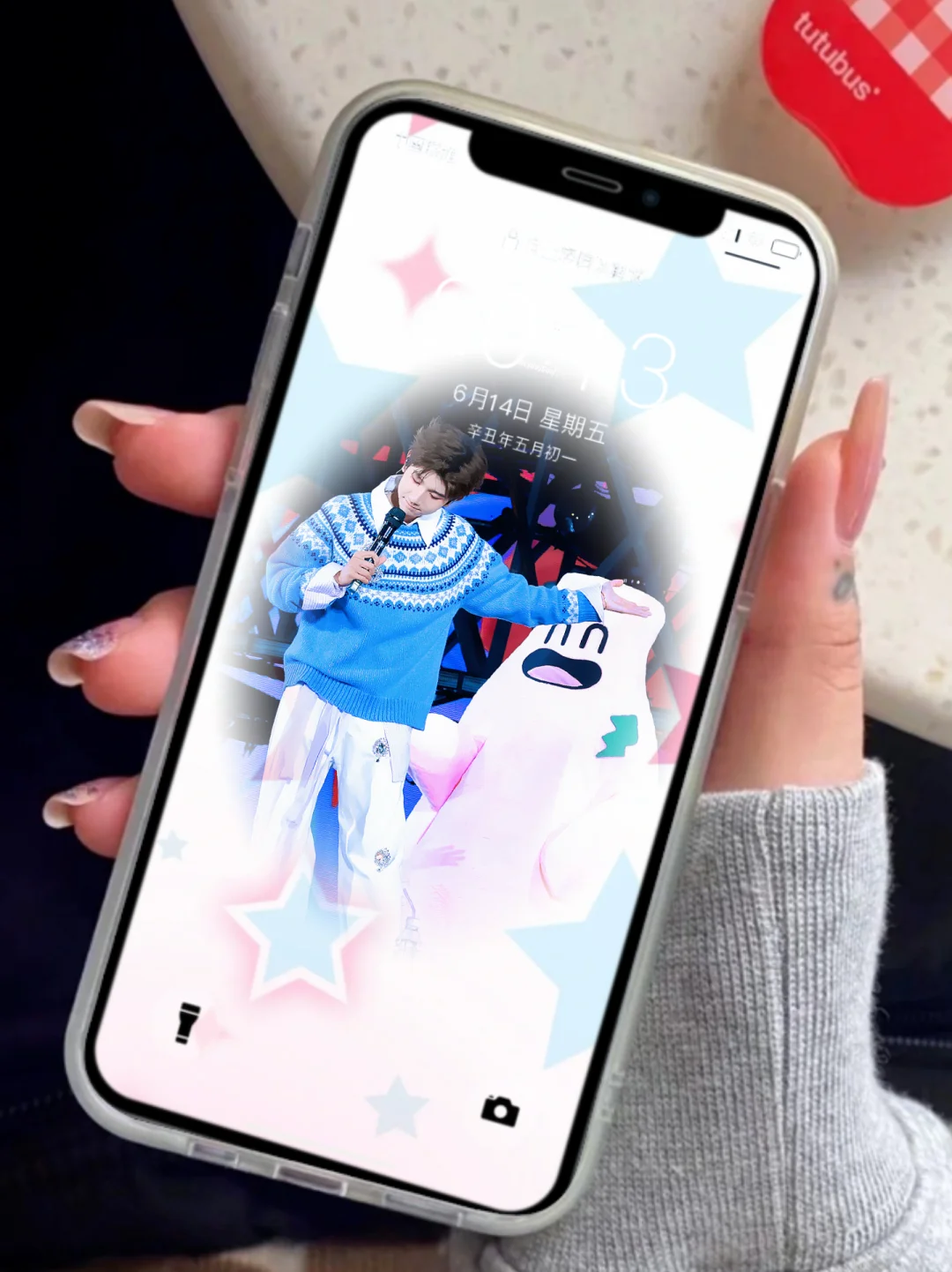 爱死这个笑容了😍太可爱啦！