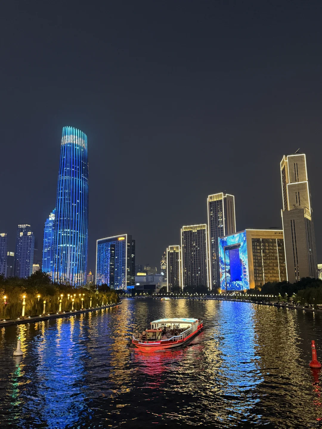 只爱维秘的睡衣，蕾丝大露背，太高级了😍