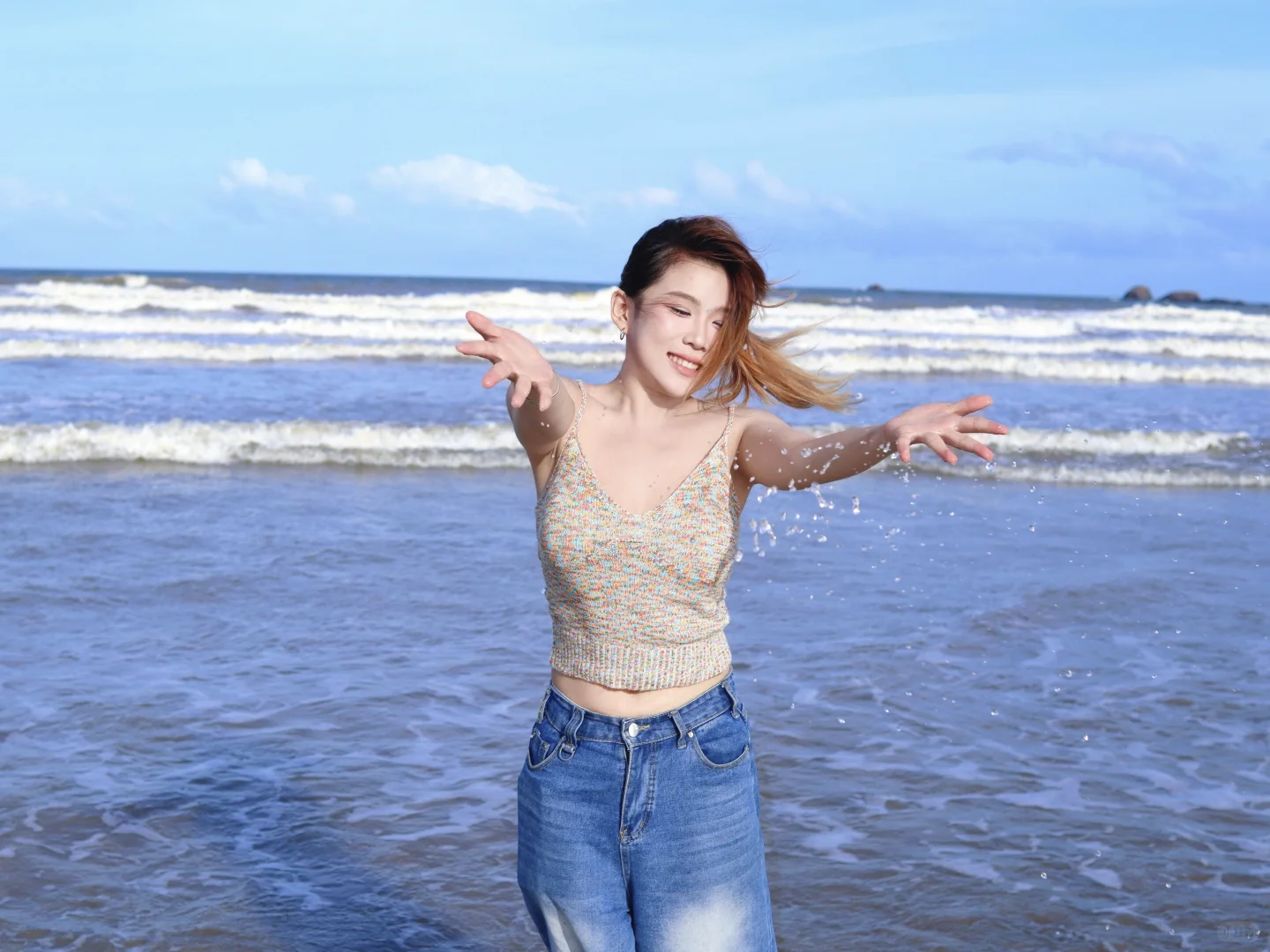 在一个下午来到了没有人的海边就拍出了。。。