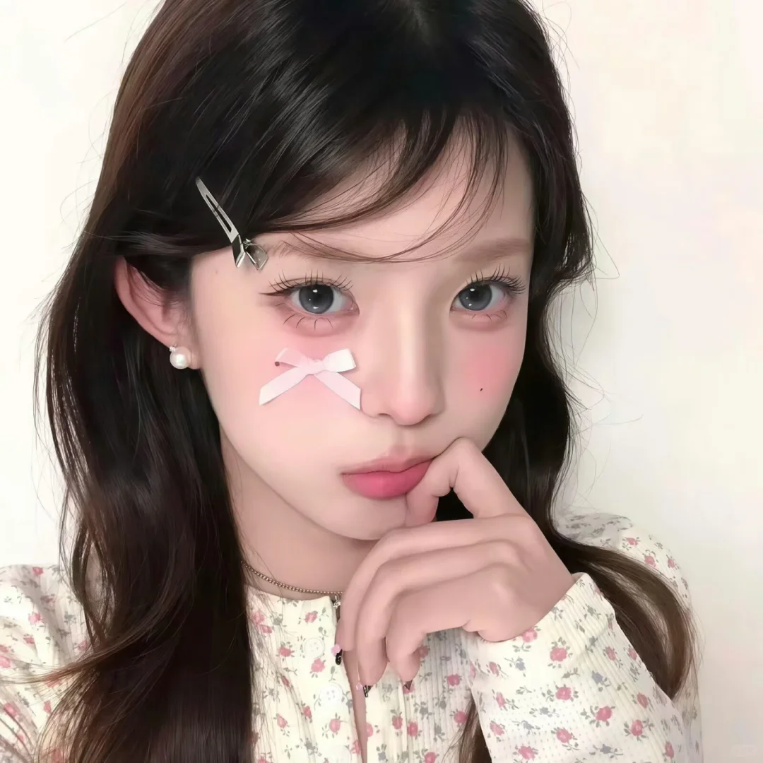 𝙒𝙚𝘾𝙝𝙖𝙩｜美女会用的头像