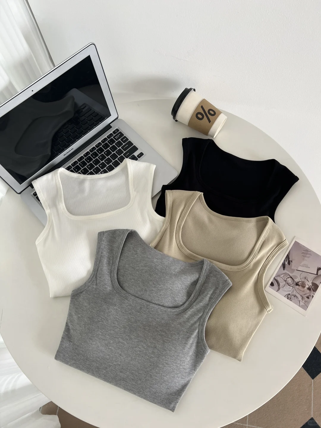 静物拍摄分享｜纯欲方领吊带