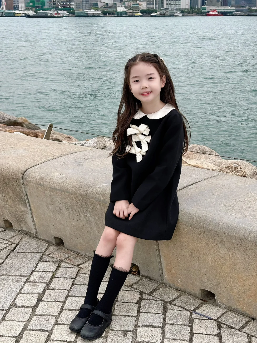 🇭🇰香港海边偶遇千金风女孩，太可爱了吧！