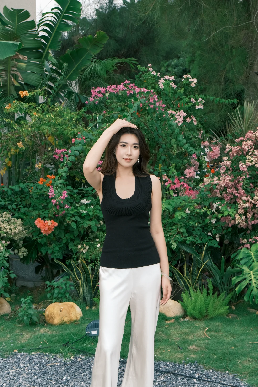 南澳岛阴天实拍礁石恋