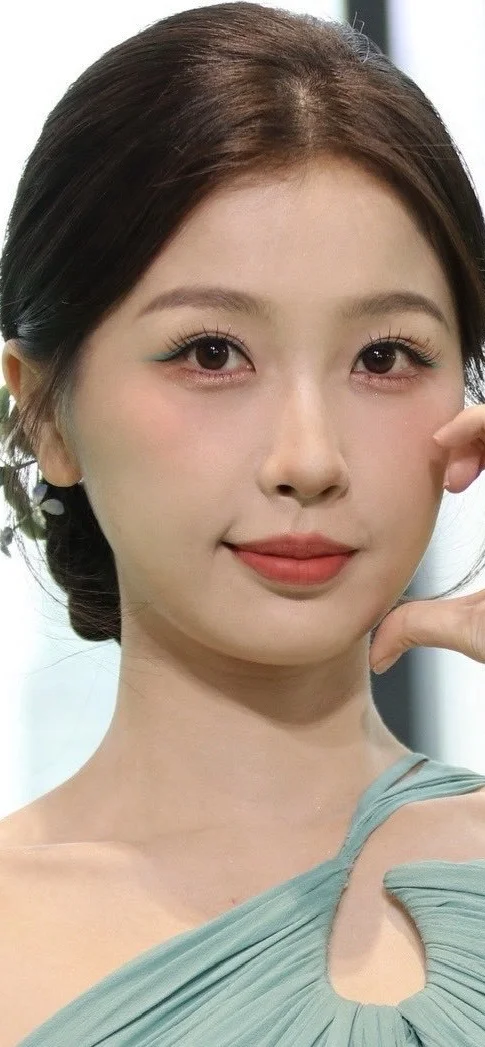 虞书欣 骨相美气质好好 美的