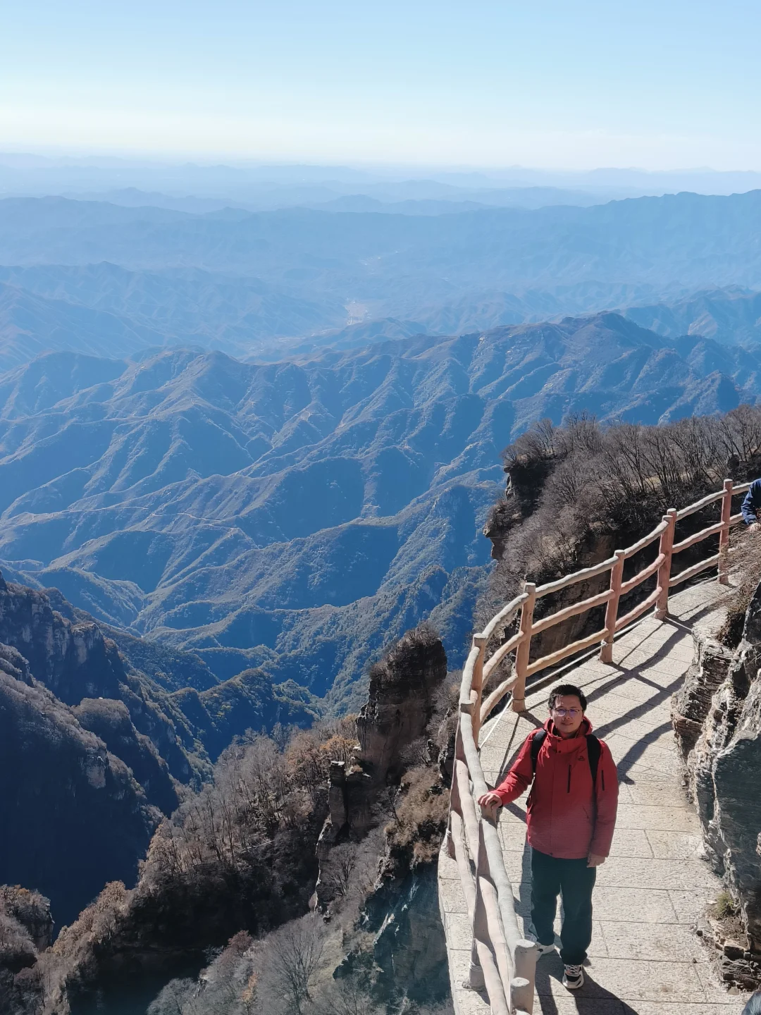 小博美征服白石山