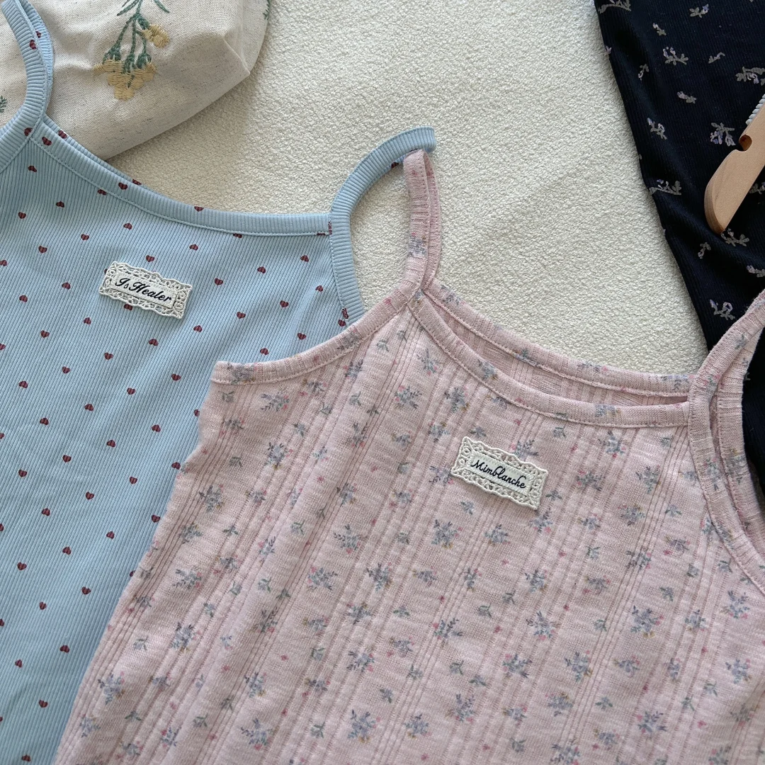 给女儿做几件夏天的小吊带