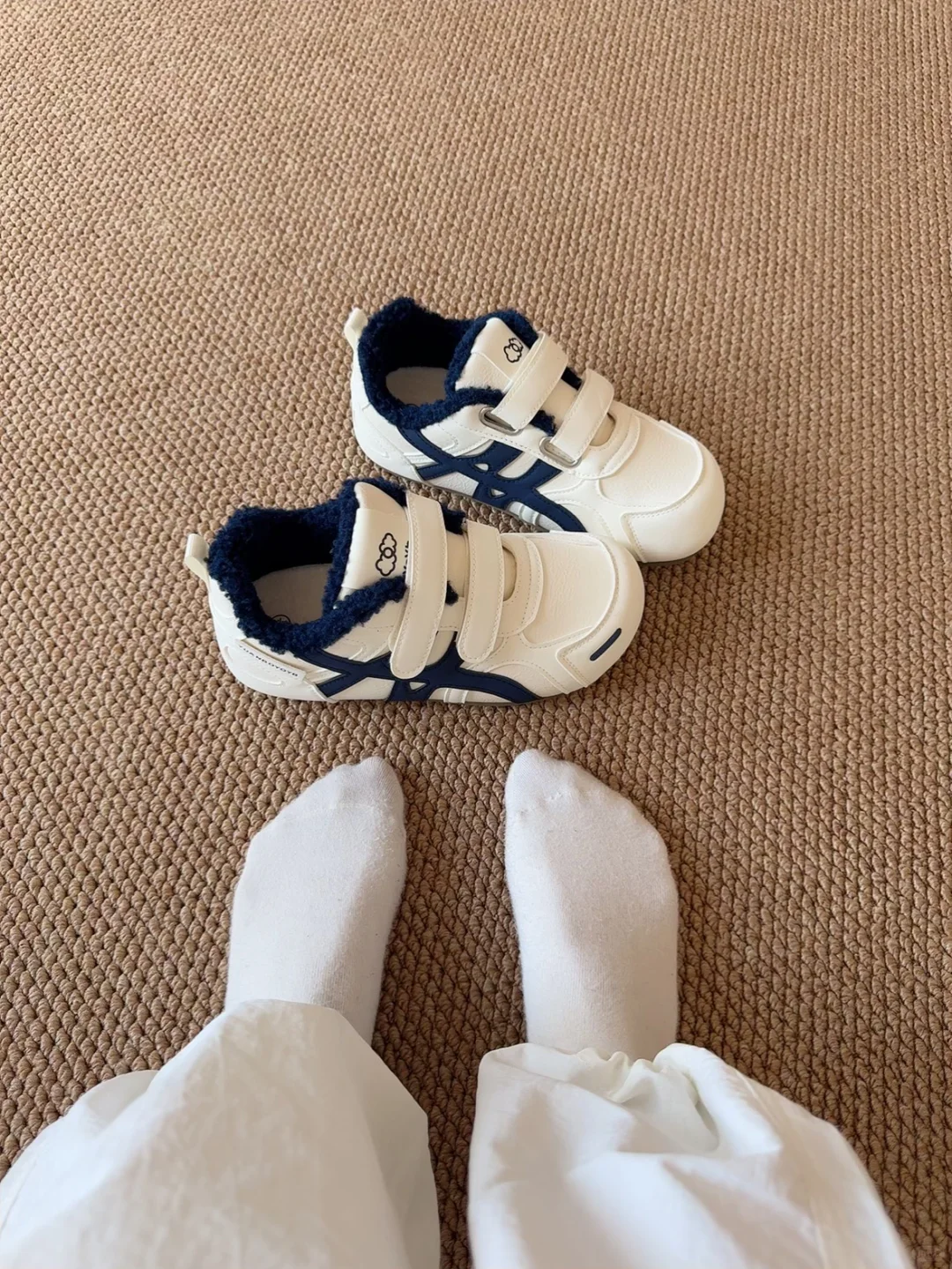 我的鞋柜一角，鞋子太多啦～