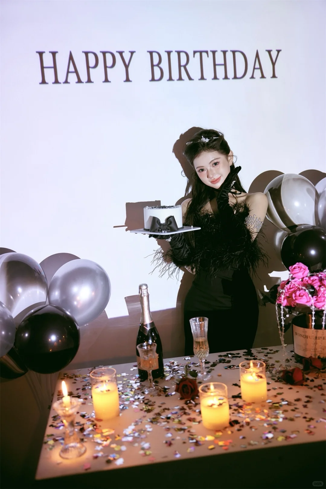 被爱包围的生日瞬间💫黑羽裙的仪式感太绝了