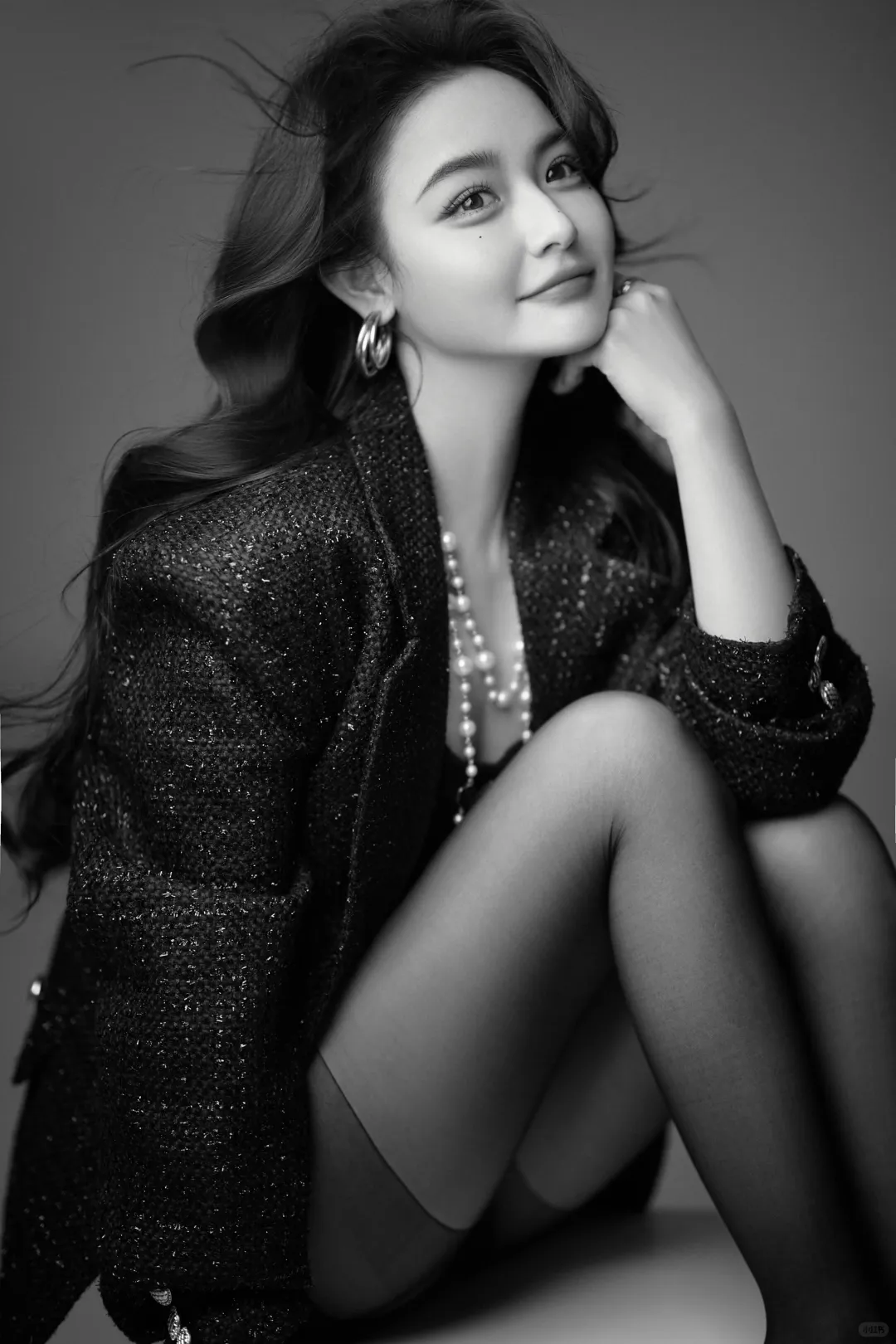 这组性感不低俗的高级黑丝写真，斩男又斩女