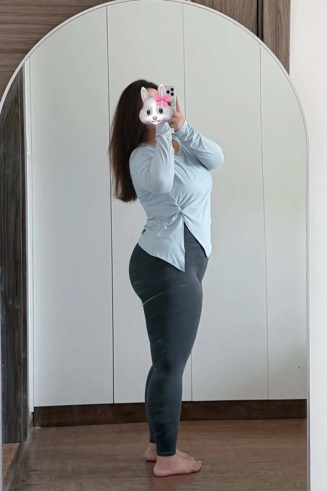 消失两月，我的瑜伽服女孩终于肯拍照了