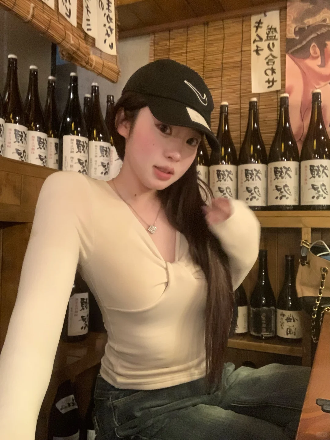 脱掉外套也是精致女人