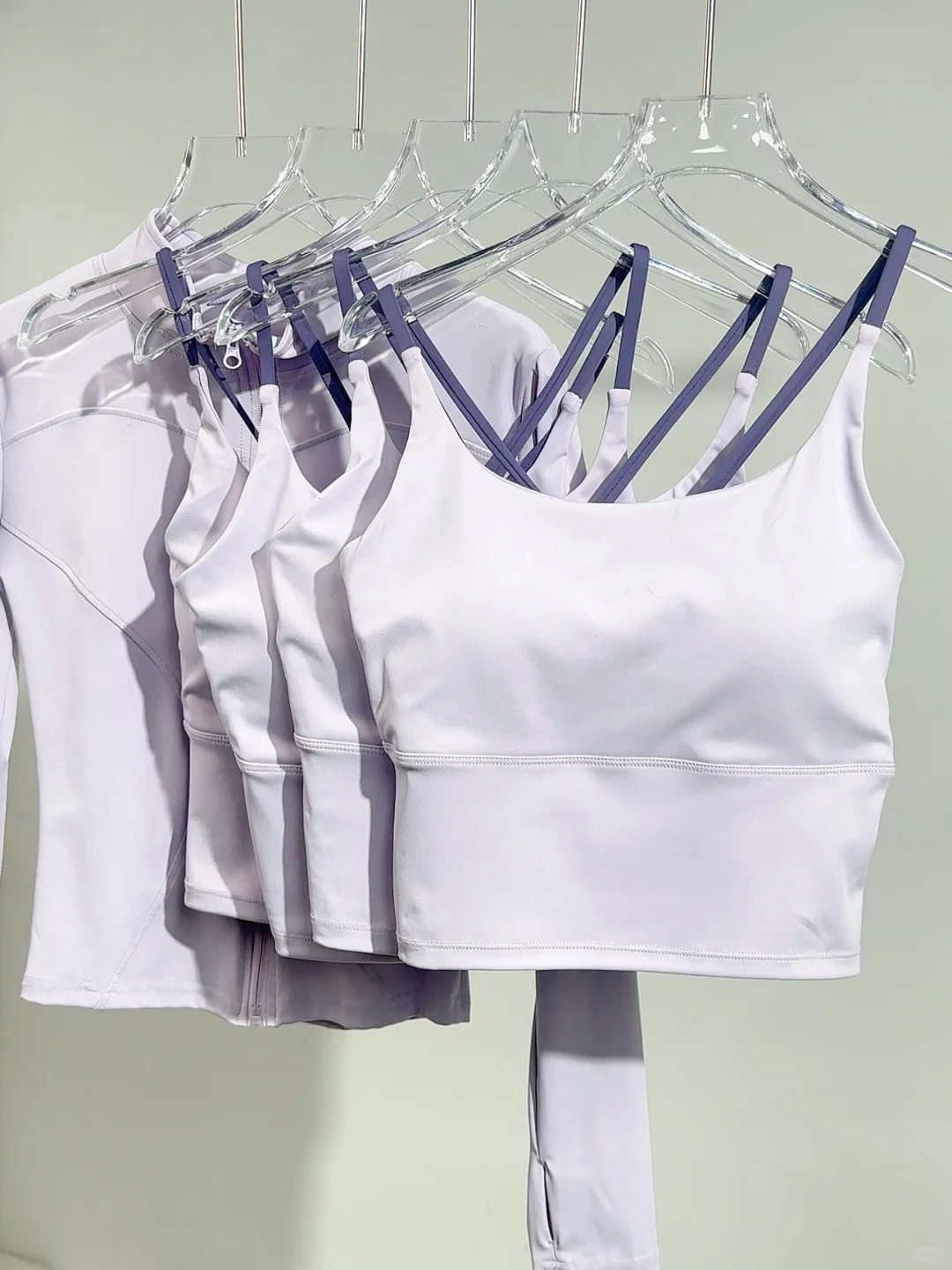 姐妹们！挖到一件很适合秋冬的吊带💰23