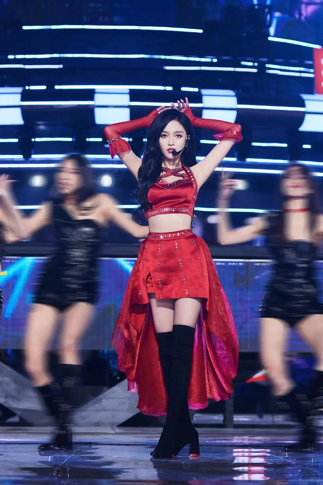 吴宣仪性感短裙写真